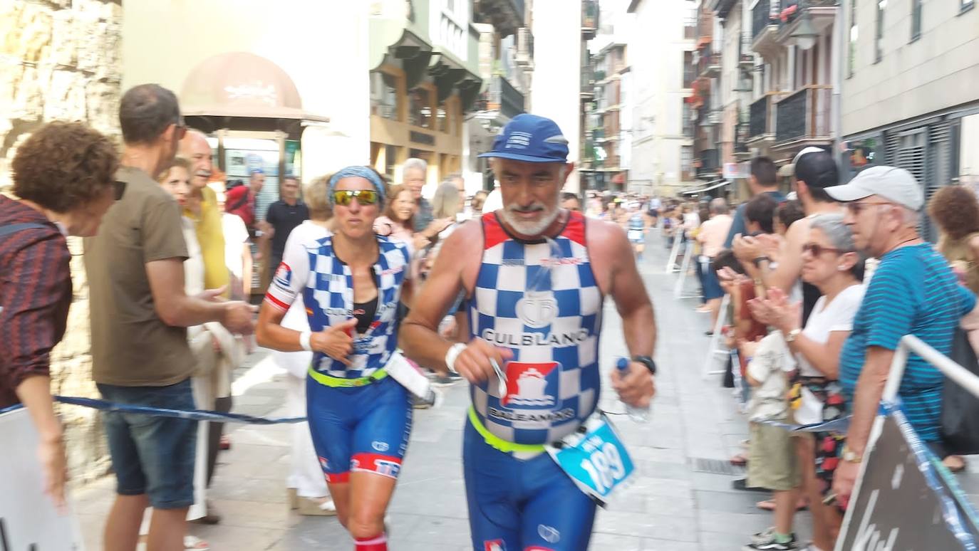 Buen ambiente en Zarautz en el triatlón