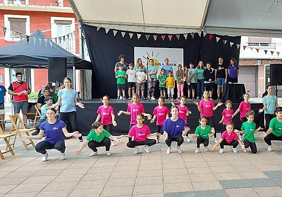 Eskola Txikien garrantzia aldarrikatu dute Lizartzan