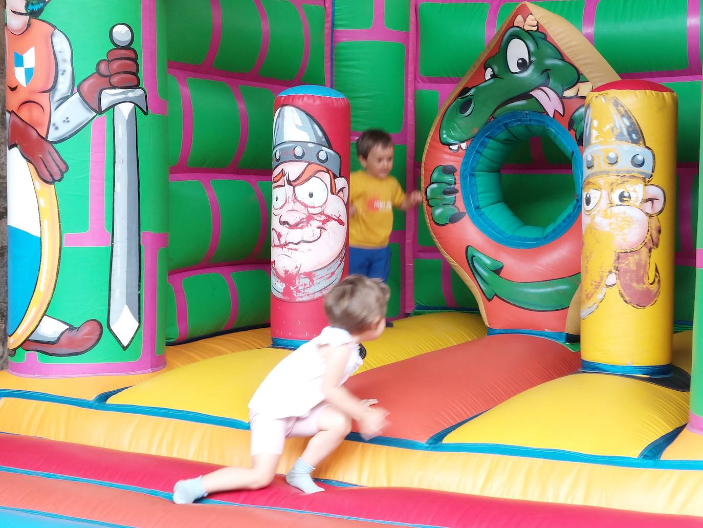 Eskola Txikien garrantzia aldarrikatu dute Lizartzan