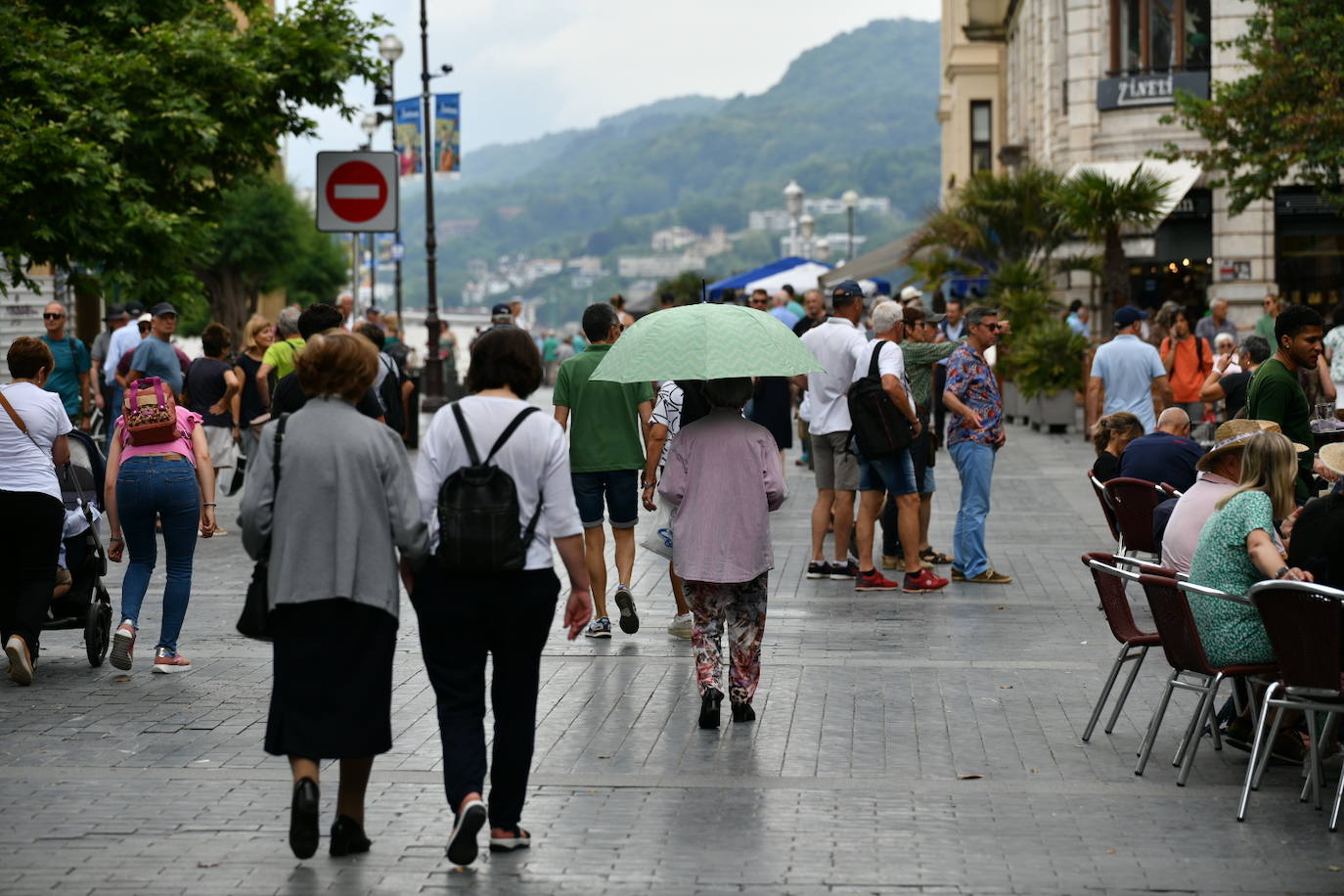El paraguas vuelve a abrirse paso en Gipuzkoa