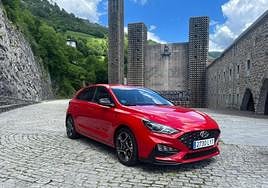 En nuestra prueba fuimos haciaOñati y no pudimos menos queacercarnos hasta el Santuariode la Virgen de Arantzazu.