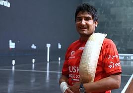 Erik Mendizabal posa en el Carmelo Balda de Donostia durante su último entrenamiento antes de la final del Grand Slam de Donostia.