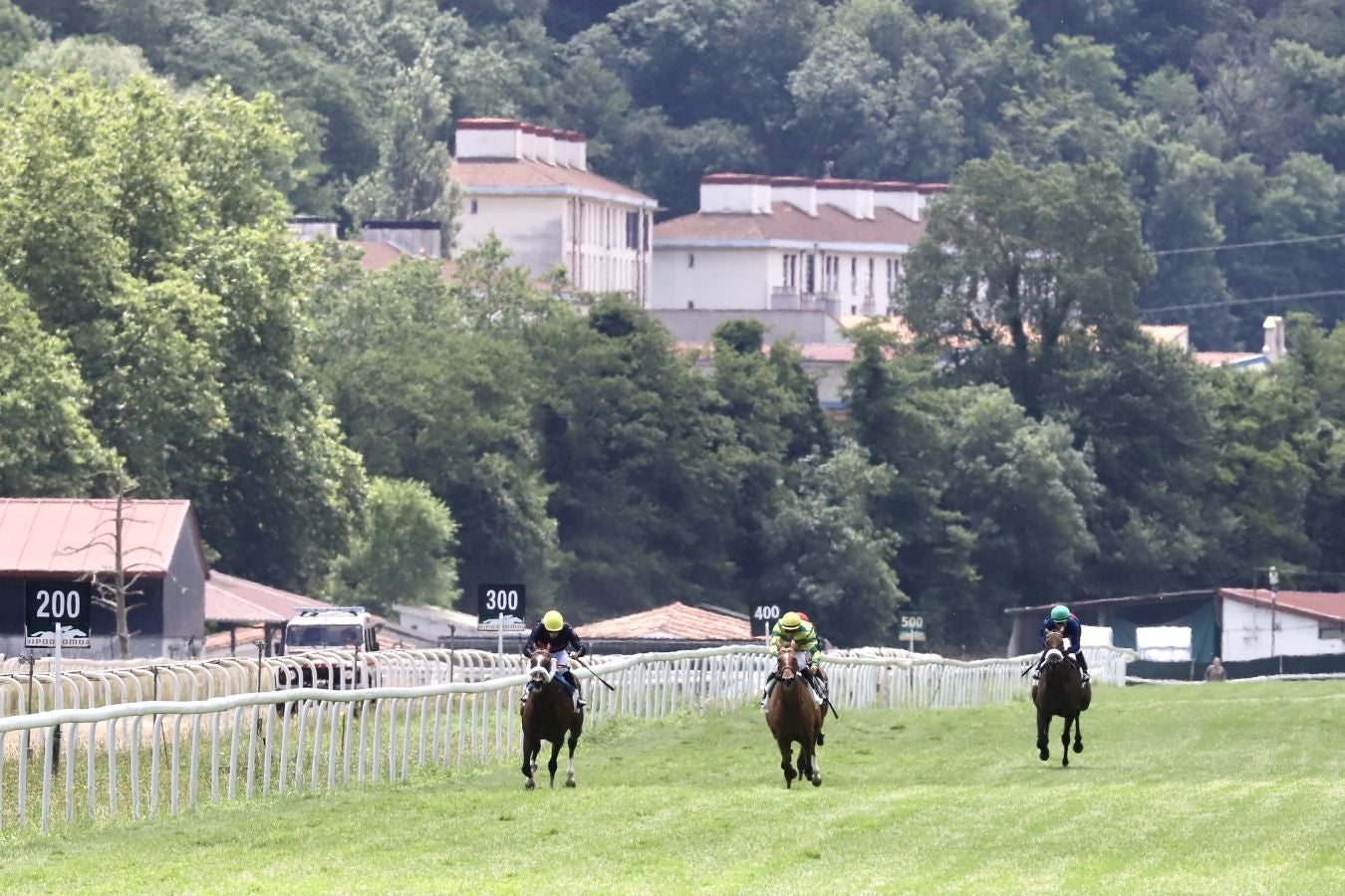 Vuelven las carreras al hipódromo