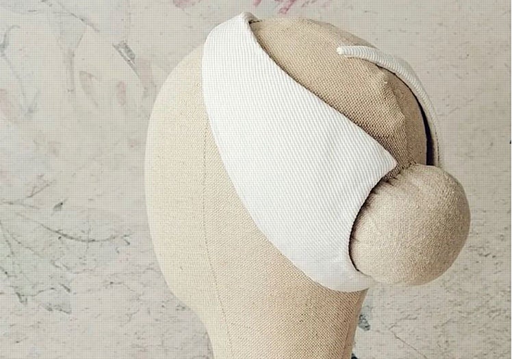 Tocado de la firma guipuzcoana Kkum