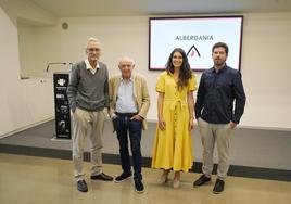 Alberdaniako kide eta egileak, Donostiako aurkezpenean.