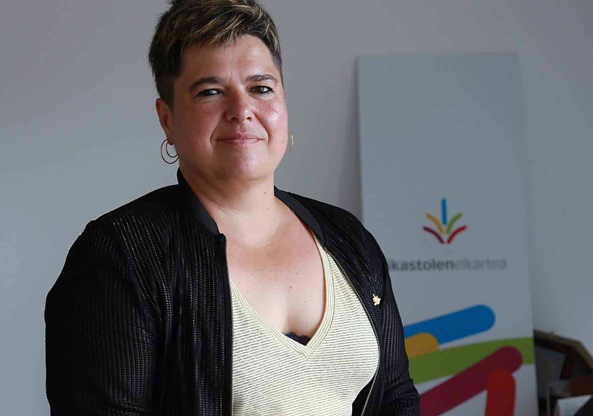 Nekane Artola, en la sede de Ikastolen Elkartea.