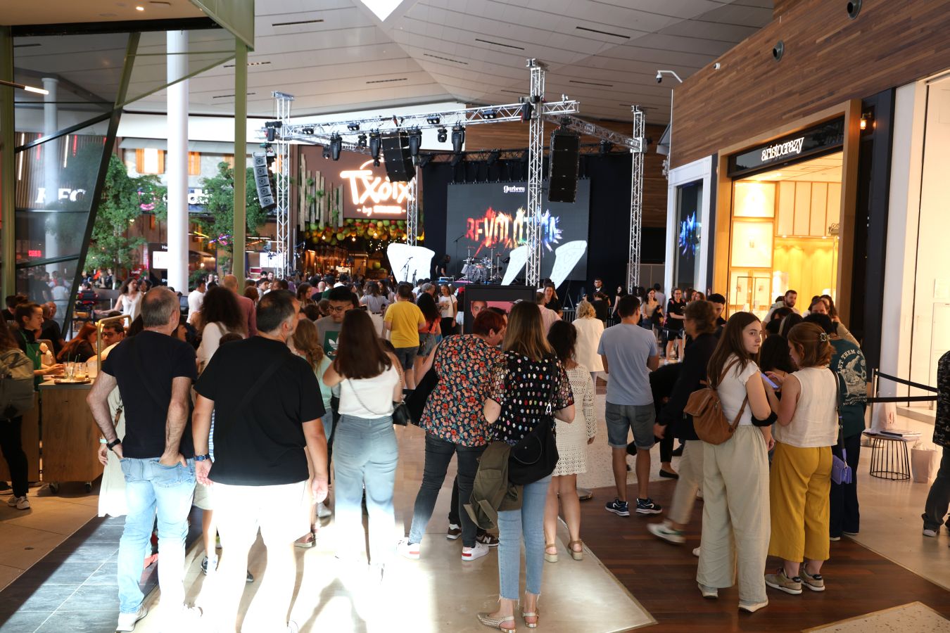 Garbera inaugura su nueva área de tiendas