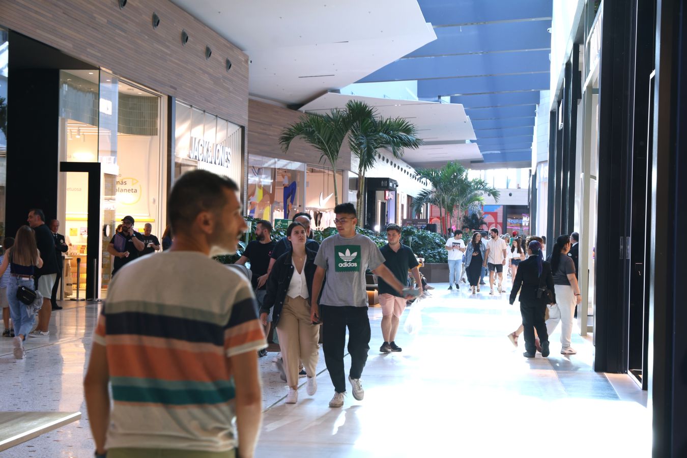 Garbera inaugura su nueva área de tiendas
