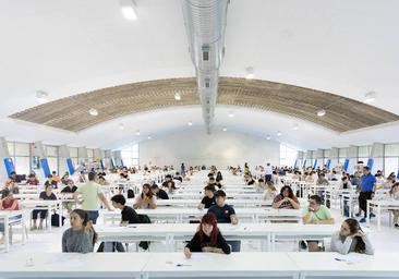 Euskadi, entre las comunidades con las notas de bachillerato menos hinchadas sobre las de Selectividad