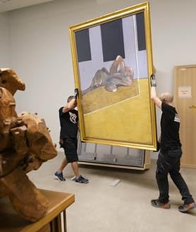 Imagen secundaria 2 - Cómo traer un Bacon: así se monta la gran exposición que acogerá Tabakalera en verano