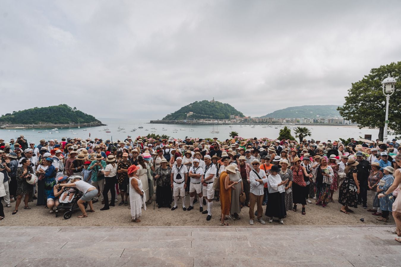 Paseo con sombrero por Donostia