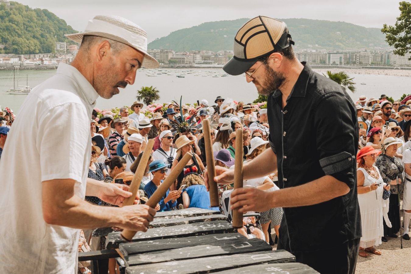 Paseo con sombrero por Donostia