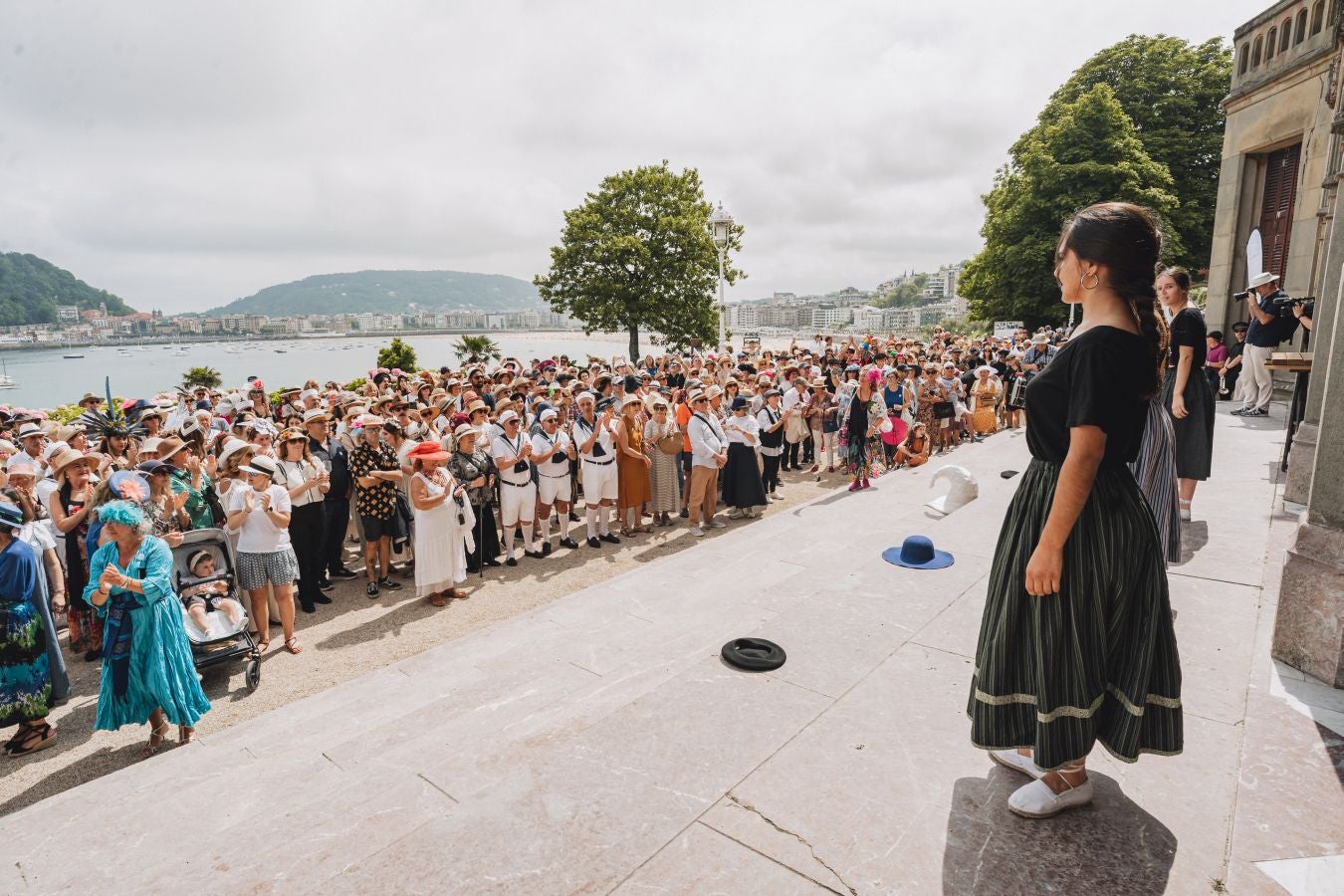 Paseo con sombrero por Donostia