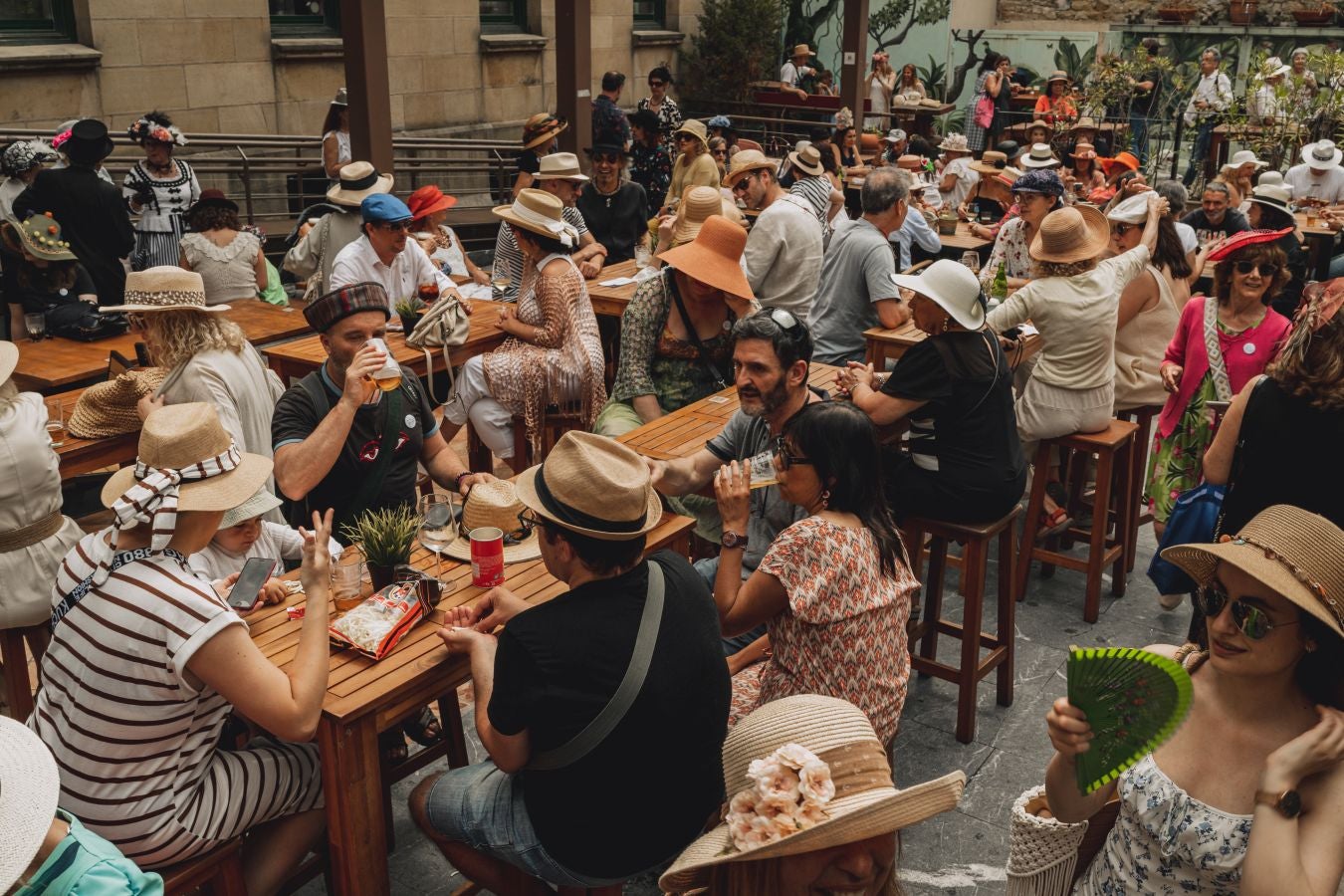 Paseo con sombrero por Donostia