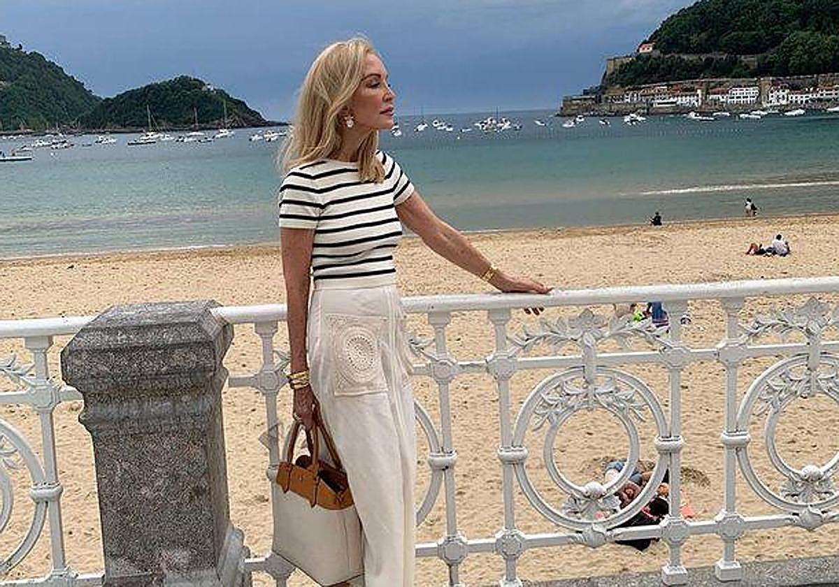 La socialité y empresaria Carmen Lomana en La Concha donostiarra