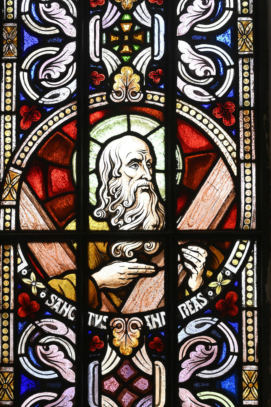 Imágenes de Beobide y vidrieras de Maumejean en Añorga