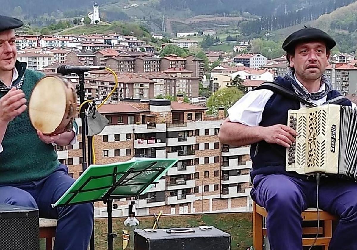 Eugenio Gisasola, Lutxurdio, y Jose Luis Garmendia, Laja II, protagonistas de la romería de mañana.