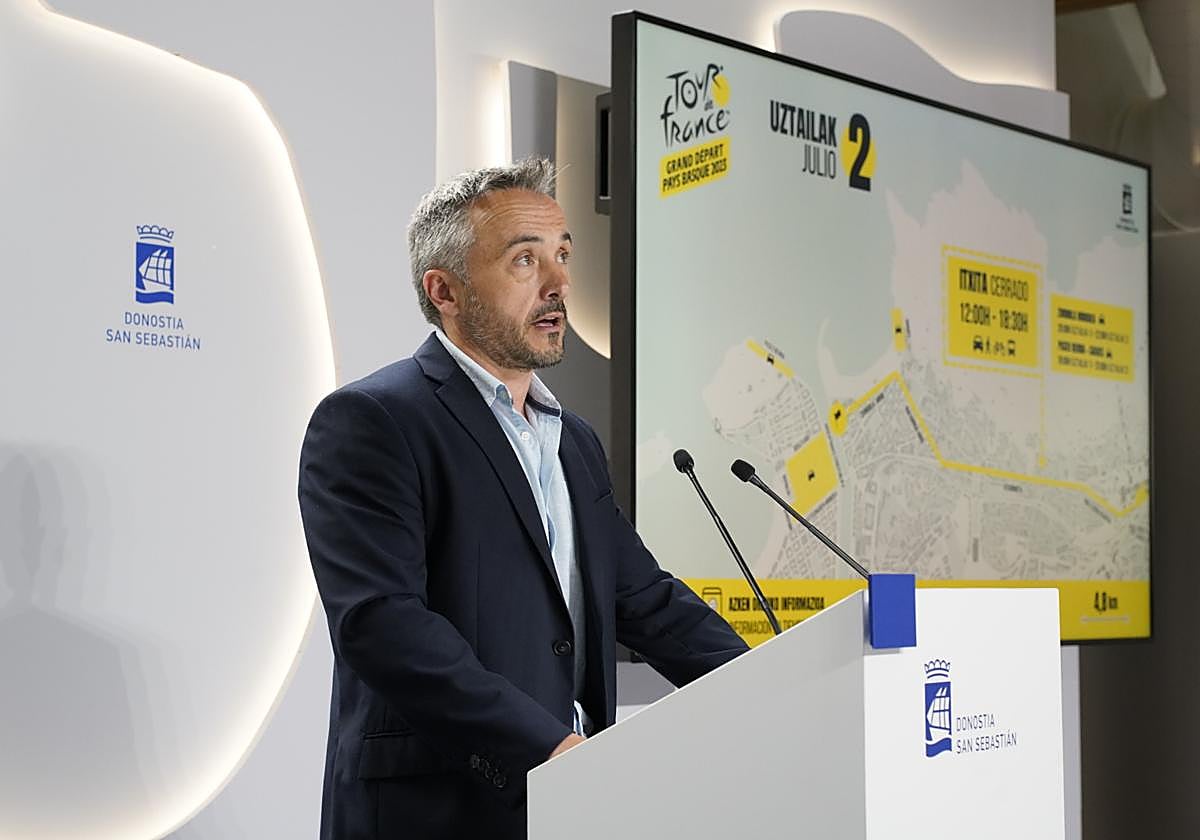 El concejal Martín Ibabe presentó el dispositivo previsto por la llegada del Tour a Donostia.