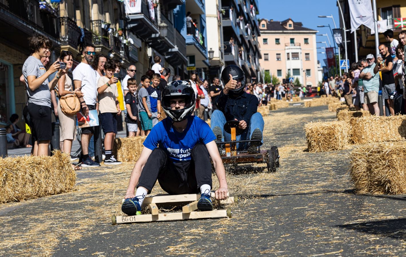 Las cuadrillas protagonizan el sábado festivo de San Marcial