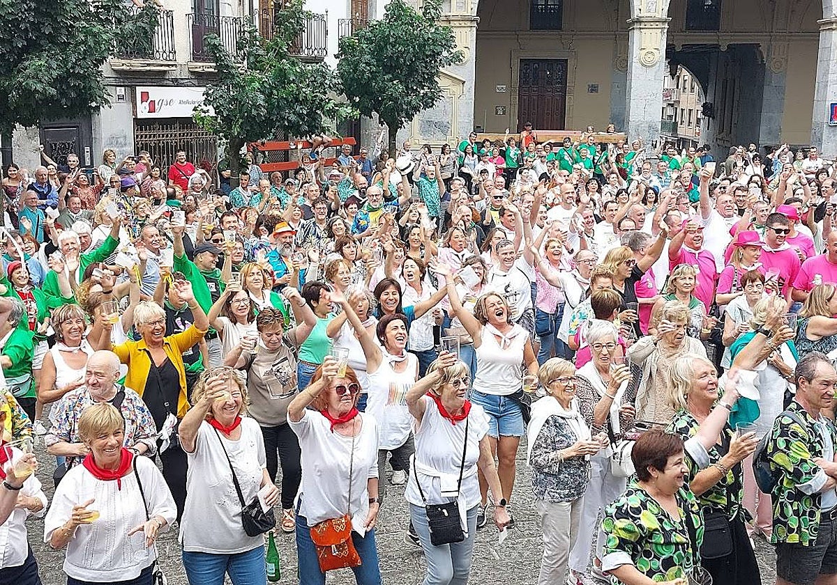 Las cuadrillas toman las fiestas