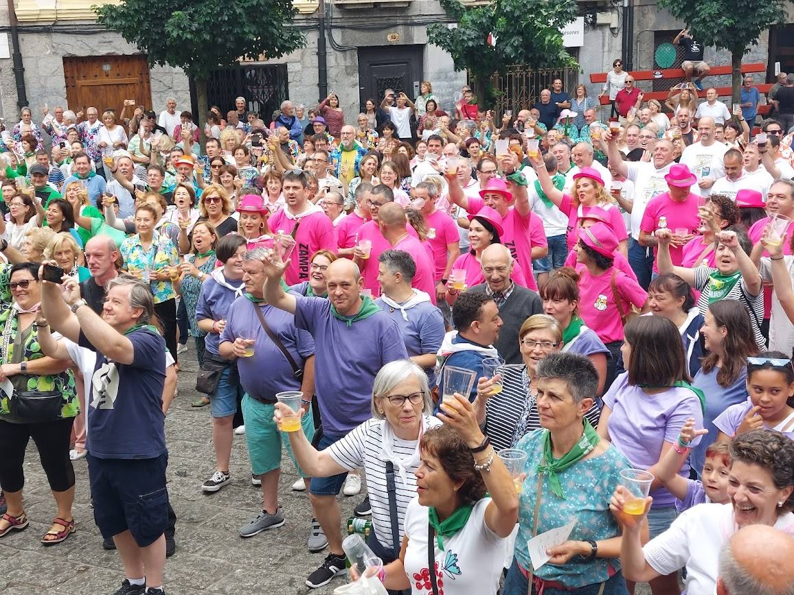 Las cuadrillas toman las fiestas