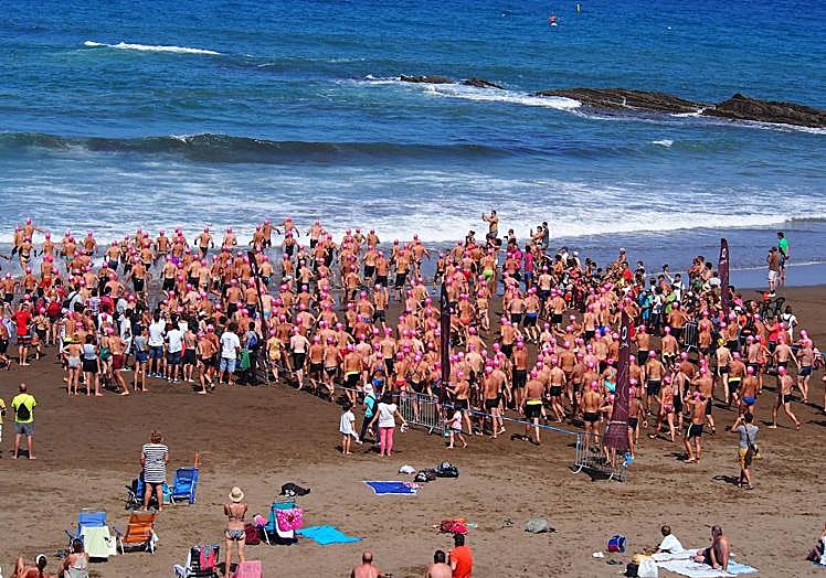 Salida desde la playa de Itzurun, en Zumaia.