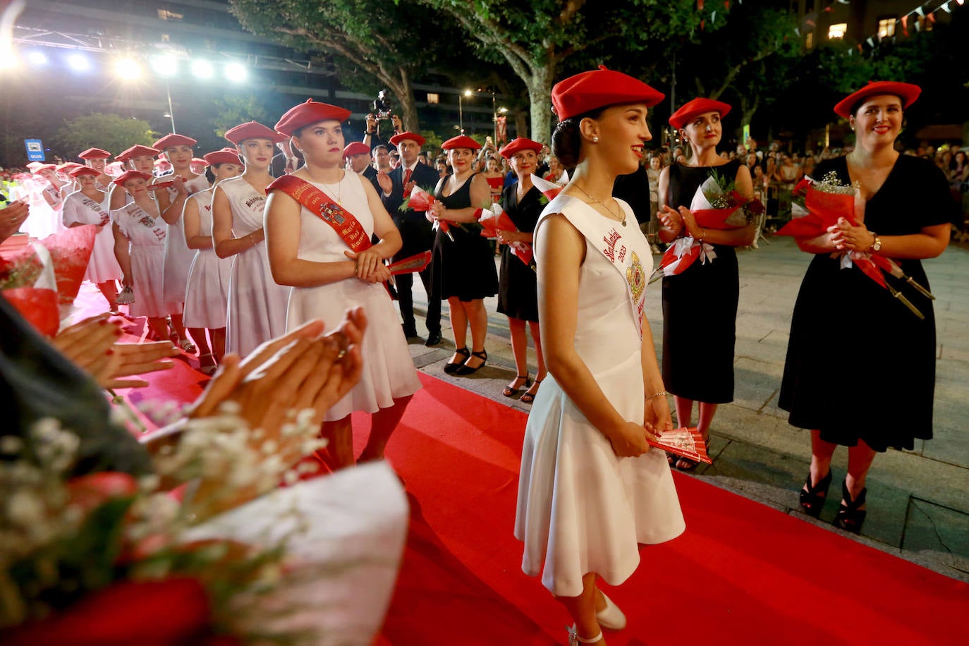 Presentación de cantineras del Alarde Tradicional
