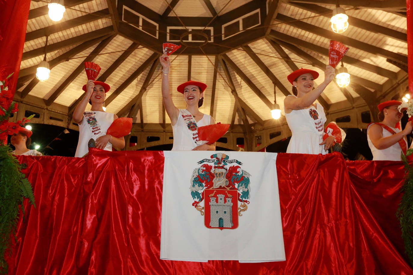Presentación de cantineras del Alarde Tradicional