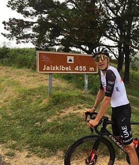 Imagen secundaria 2 - Tadej Pogacar y el UAE reconocen la segunda etapa y la subida de Jaizkibel