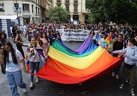 Cientos de personas han marchado en el Centro de Donostia.