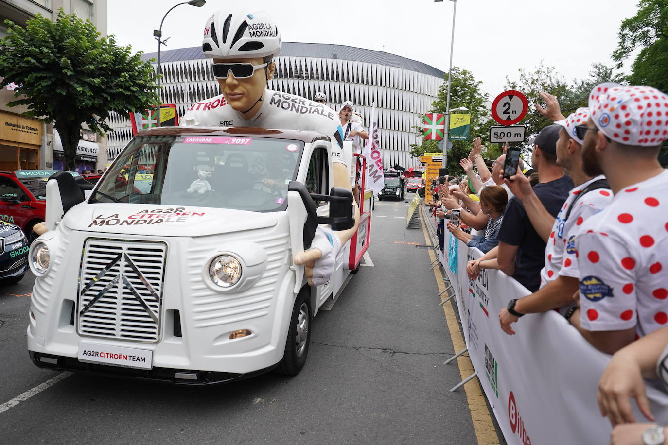 Gran ambiente en la salida del Tour de Francia desde Bilbao