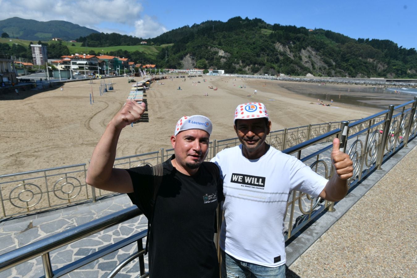 La afición, volcada con el paso del Tour desde Mutriku hasta Irun