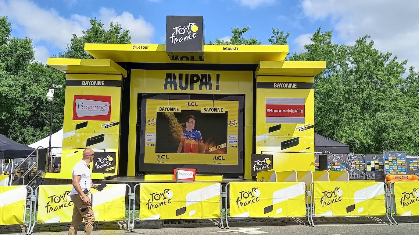 La afición, volcada con el paso del Tour desde Mutriku hasta Irun