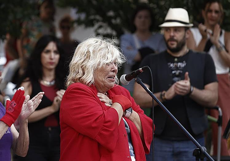 Asun Casasola, madre de Nagore Laffage, durante el homenaje a su hija.