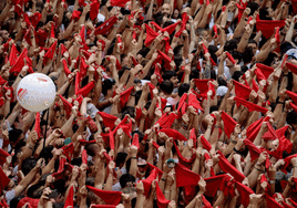 Chupinazo de los Sanfermines: «¡No nos rendiremos, aúpa Osasuna!»