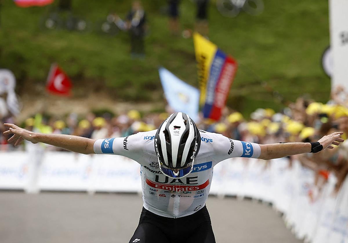 Tadej Pogacar celebra su victoria en la sexta etapa del Tour de Francia