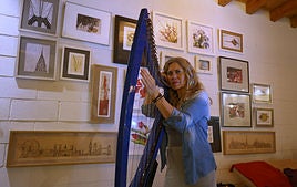 Olatz Zugasti erosi berri duen harparekin entseguan.