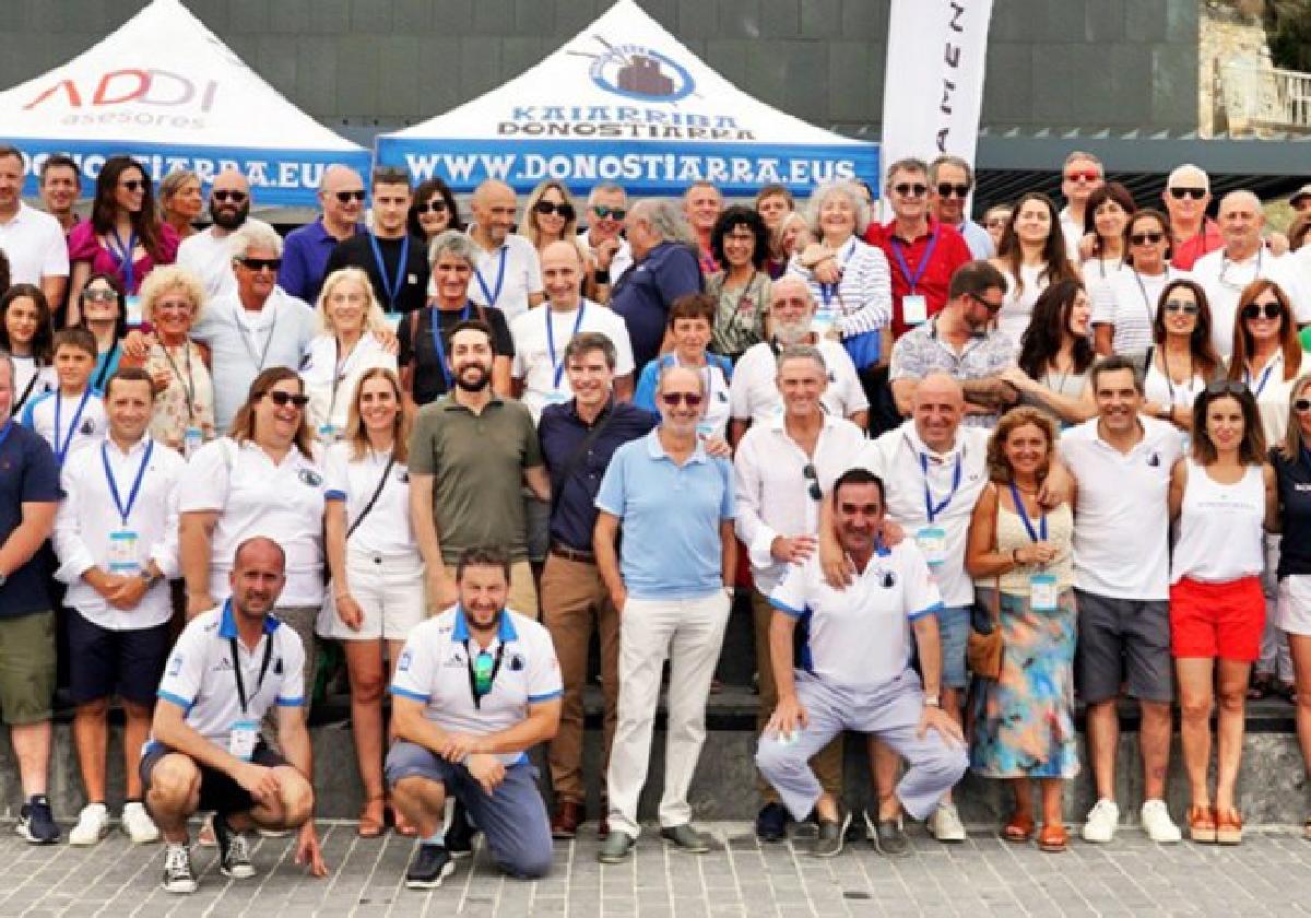 Patrocinadores, colaboradores, directivos y representantes institucionales en el restaurante Bokado.