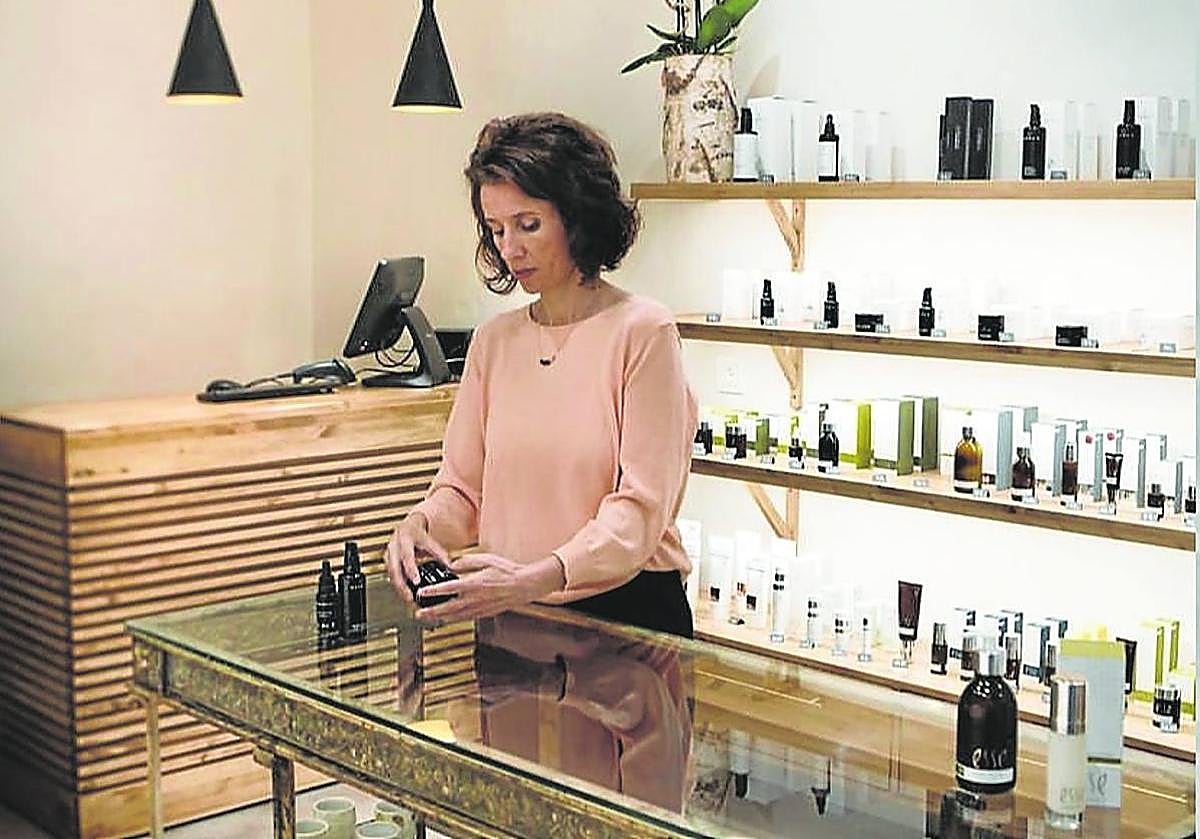 Olatz Iriondo en su establecimiento de Zarautz Harea Organic.