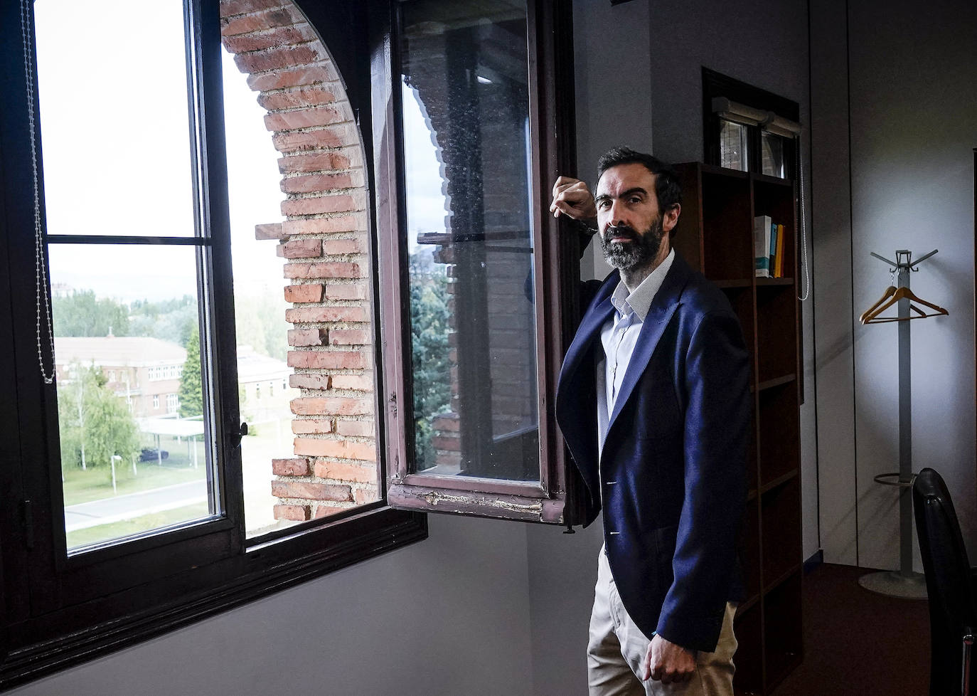 Unai Aberasturi, en la sede de la Agencia Vasca de Protección de Datos, en Vitoria.