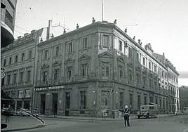 Antiguo edificio de Correos y Telégrafos en la calle Garibay.
