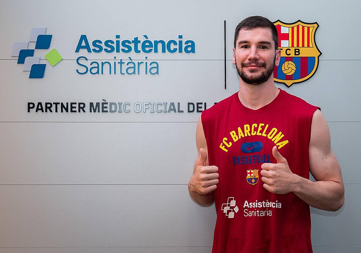 Darío Brizuela en el reconocimiento médico con el Barcelona.