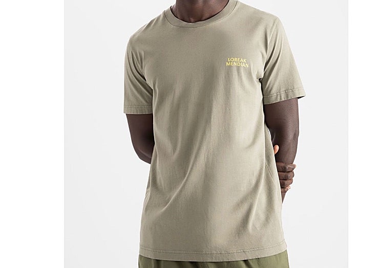 Camiseta básica en color topo