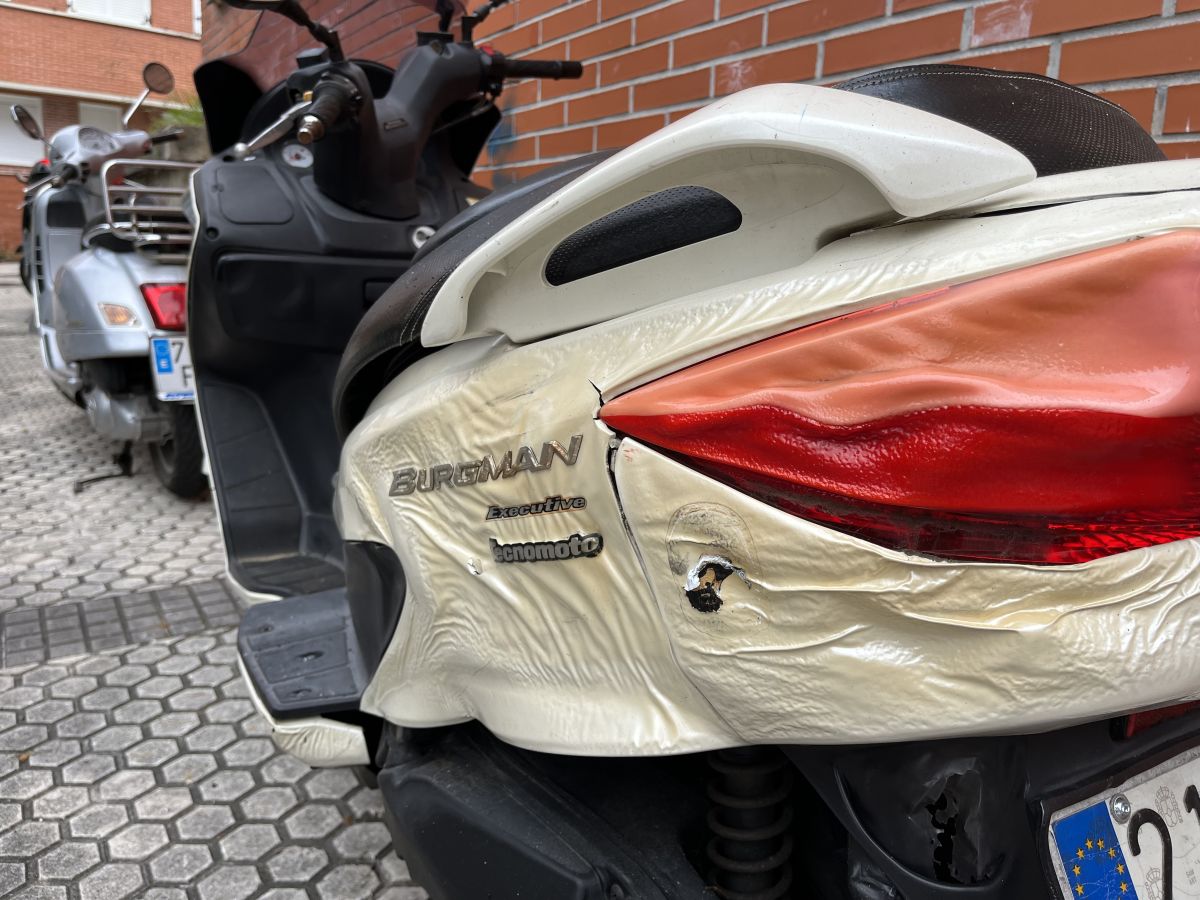 Nueve motos y un coche calcinados en San Sebastián