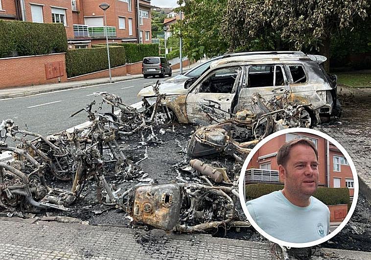 Jon Garmendia, uno de los afectados por el incendio, ha perdido dos motos.