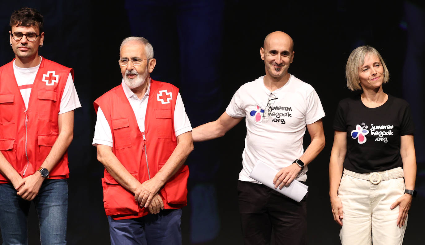 Reconocimiento a Juneren Hegoak y la Agrupación Local de la Cruz Roja en Errenteria