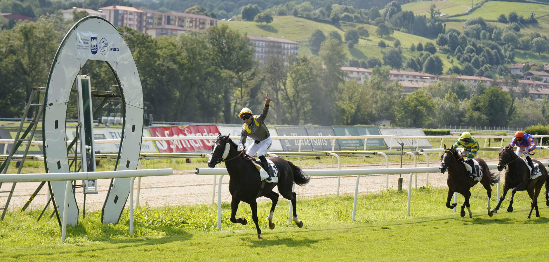 &#039;Philau&#039; y &#039;Salmarak&#039; visten de gala hasta en el aperitivo