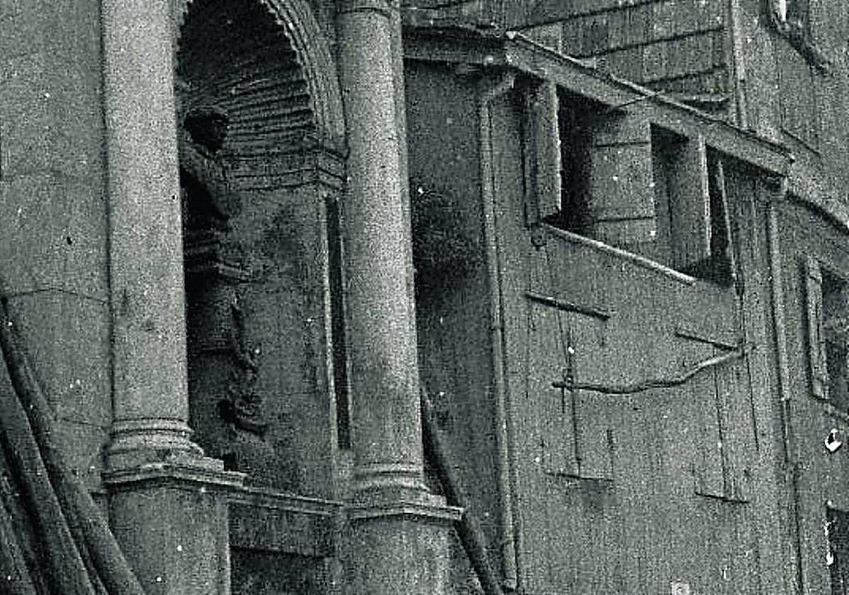 Monumento a Mari en el muelle donostiarra.