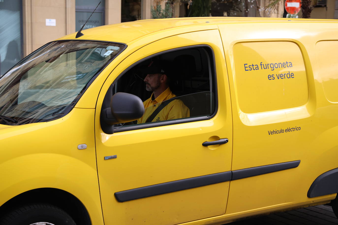 El voto por correo llega a las mesas