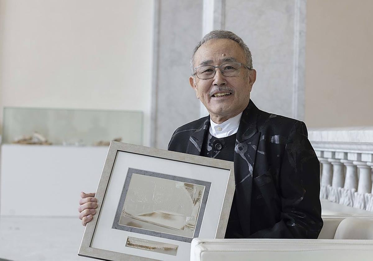 Yamashita posa con su premio en el Victoria Eugenia.